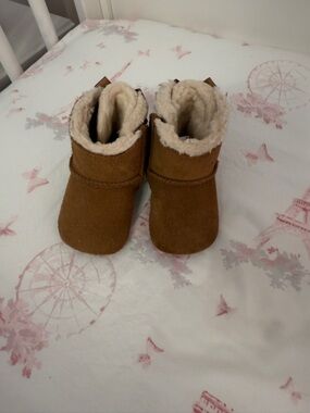UGG Kids Chestnut Brown Bailey Bow Sheepskin-Lined Booties
